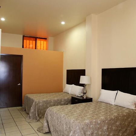 Hotel Plaza Bernal Luaran gambar