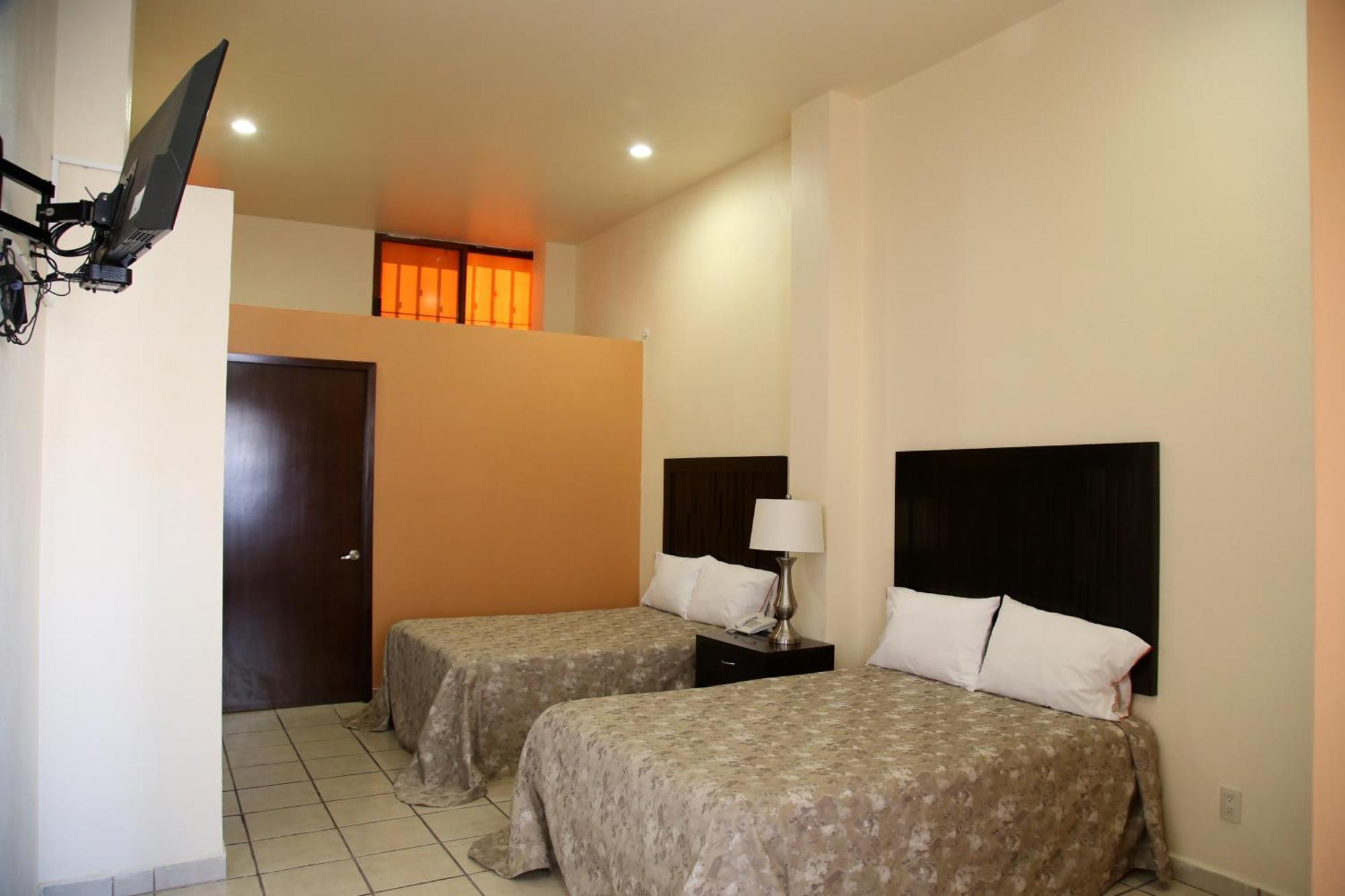 Hotel Plaza Bernal Luaran gambar