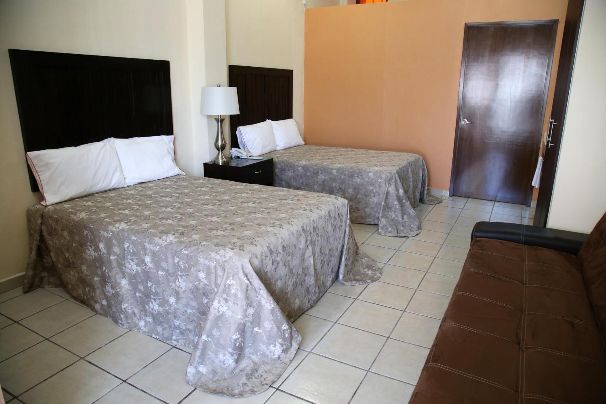 Hotel Plaza Bernal Luaran gambar