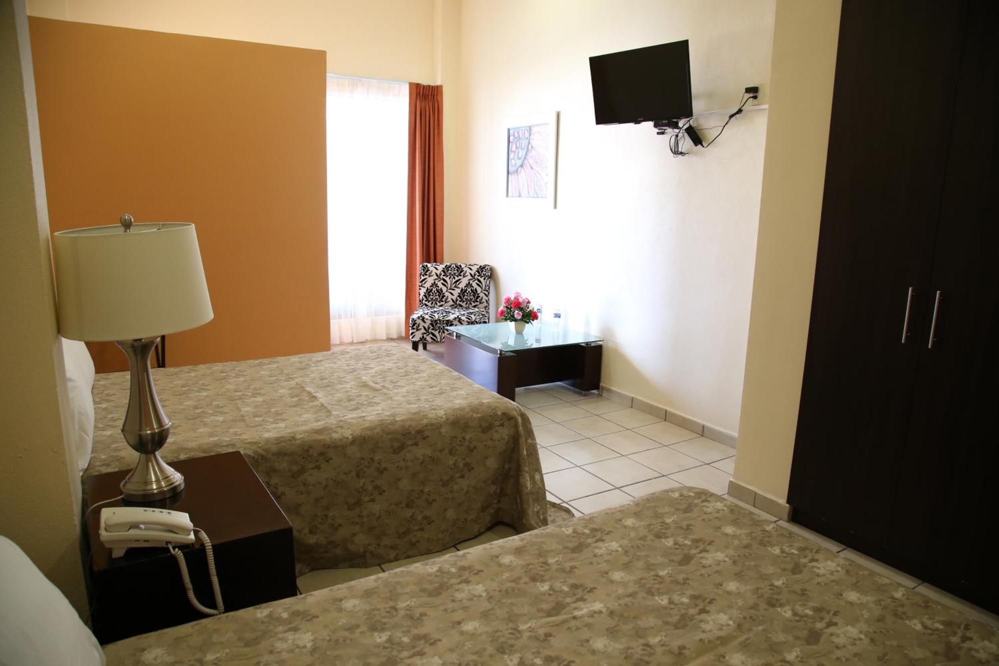 Hotel Plaza Bernal Luaran gambar
