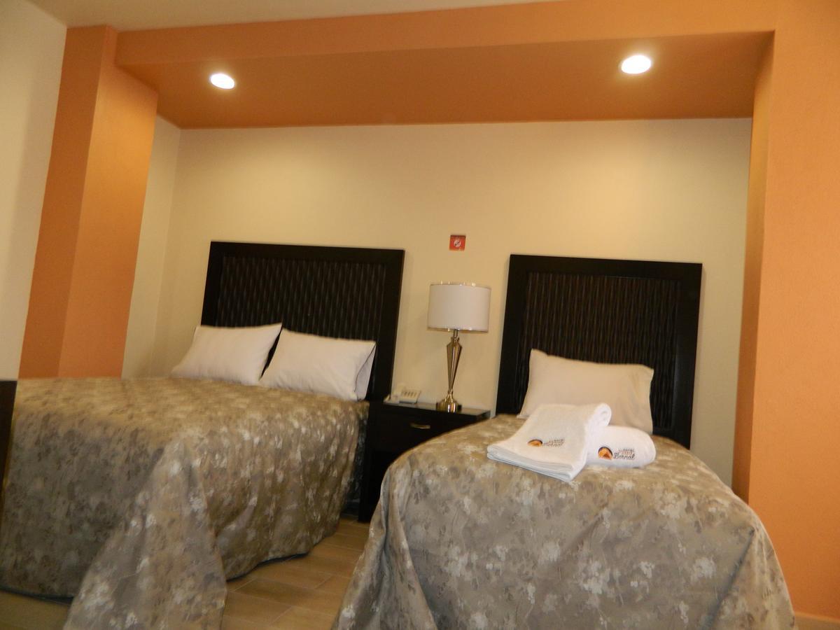 Hotel Plaza Bernal Luaran gambar