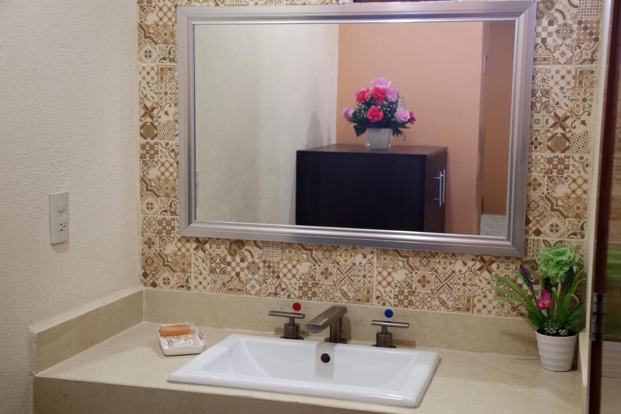 Hotel Plaza Bernal Luaran gambar