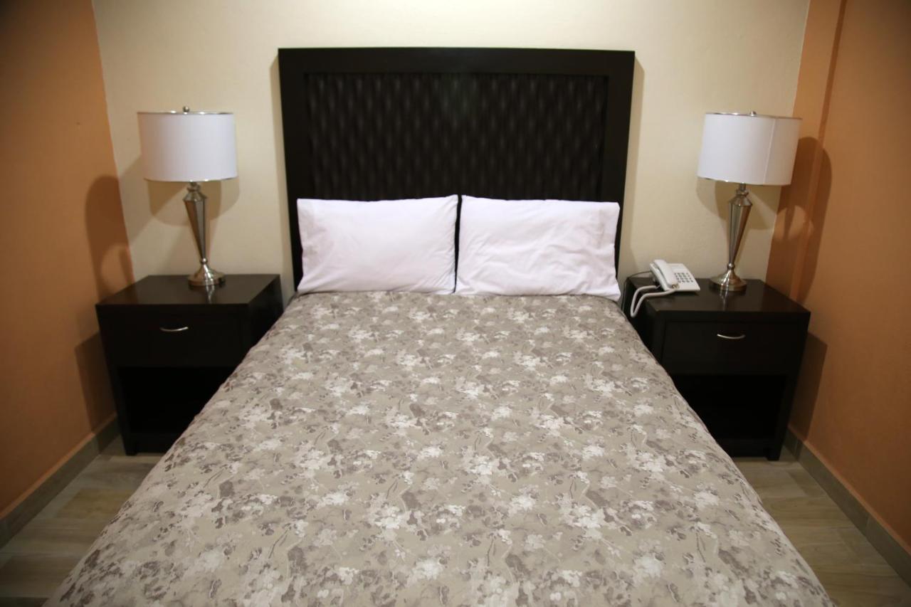 Hotel Plaza Bernal Luaran gambar