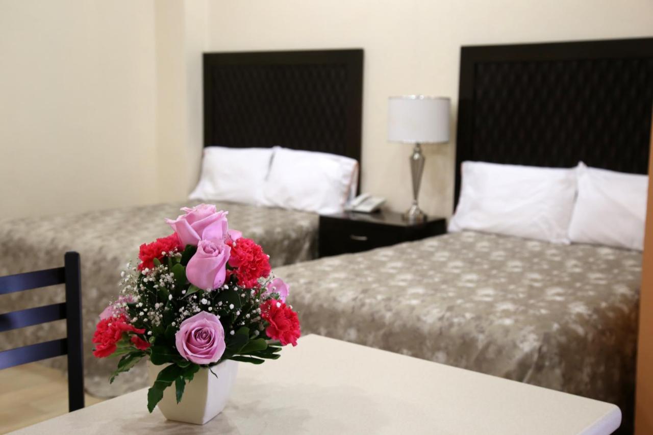 Hotel Plaza Bernal Luaran gambar