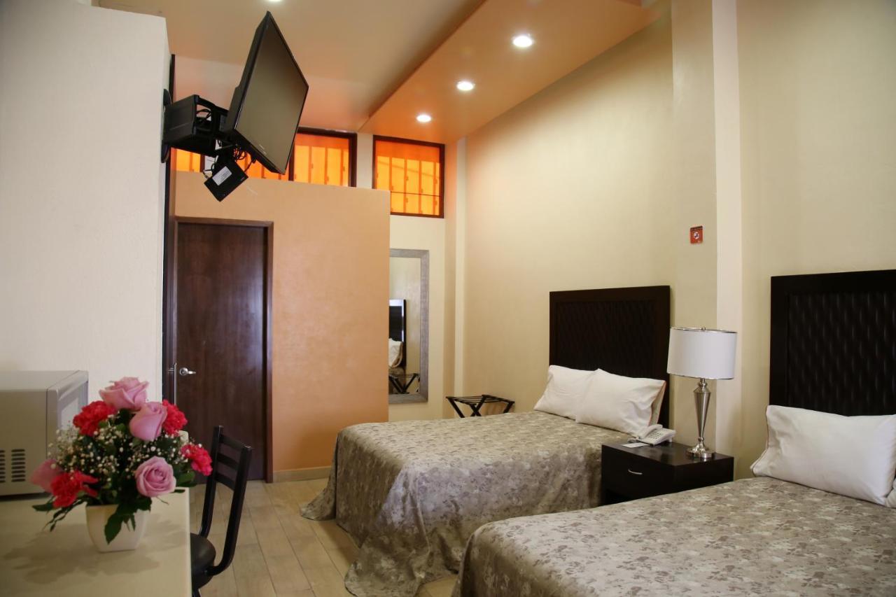 Hotel Plaza Bernal Luaran gambar