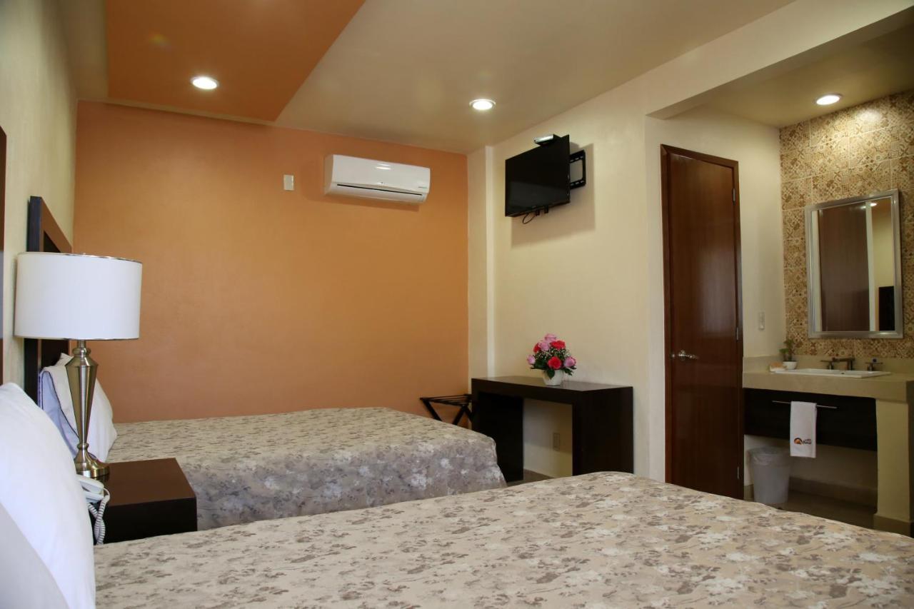 Hotel Plaza Bernal Luaran gambar