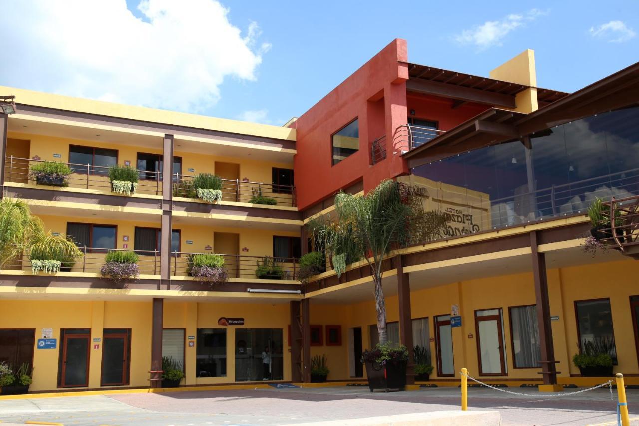 Hotel Plaza Bernal Luaran gambar